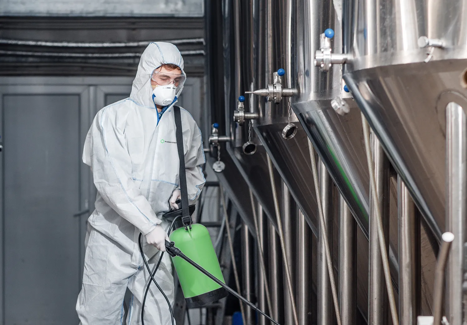 Pulizia di uno stabilimento di produzione